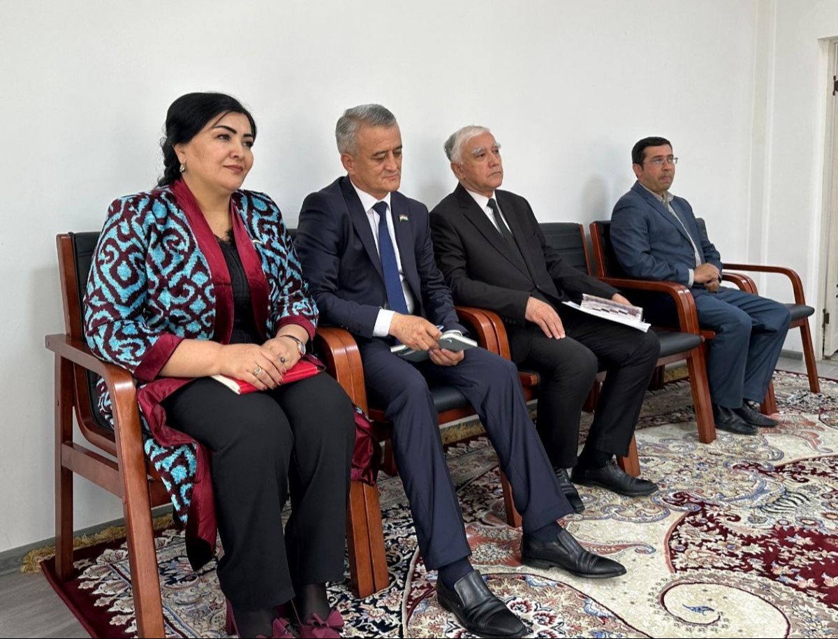 Посол Э.Абдылдаев встретился с Председателем Общества дружбы и культурных связей Таджикистана С.Хайруллоевым