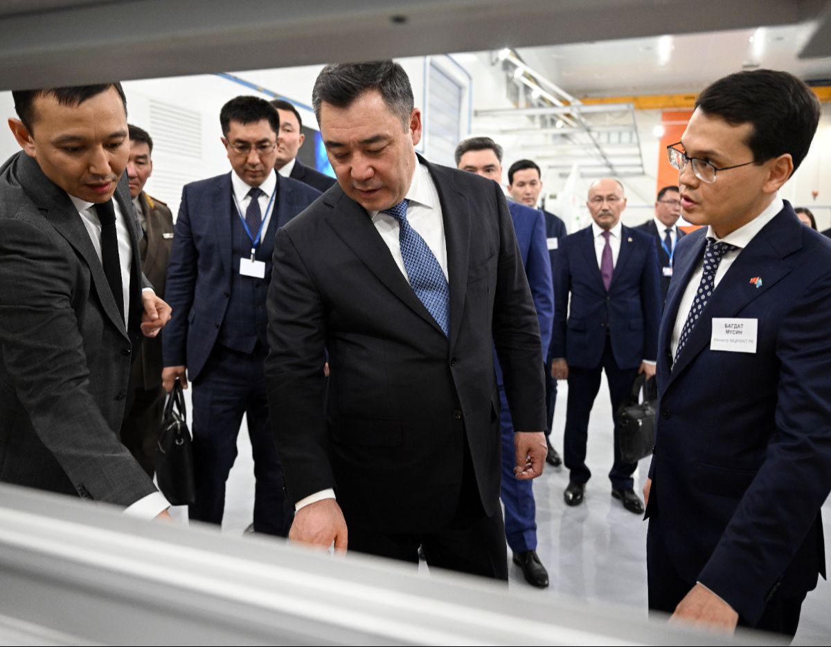 Президент Садыр Жапаров в Астане посетил Национальный космический центр «Казахстан гарыш сапары»