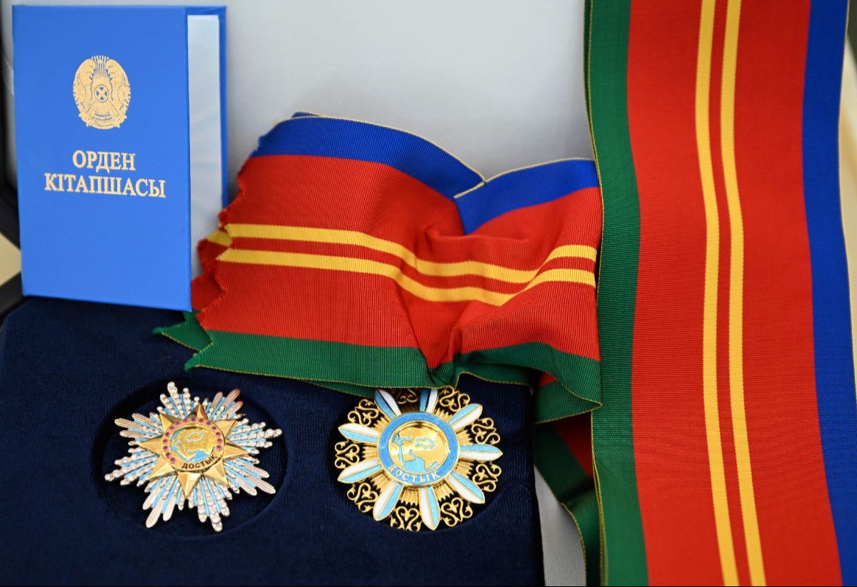 Президент Садыр Жапаров награжден орденом «Достык» І степени - государственной наградой Республики Казахстан