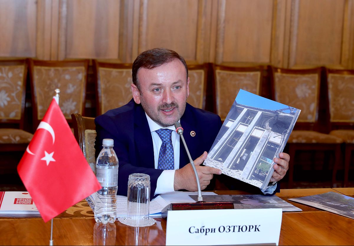 Торага Жогорку Кенеша Д. Джумабеков встретился с парламентариями Турции