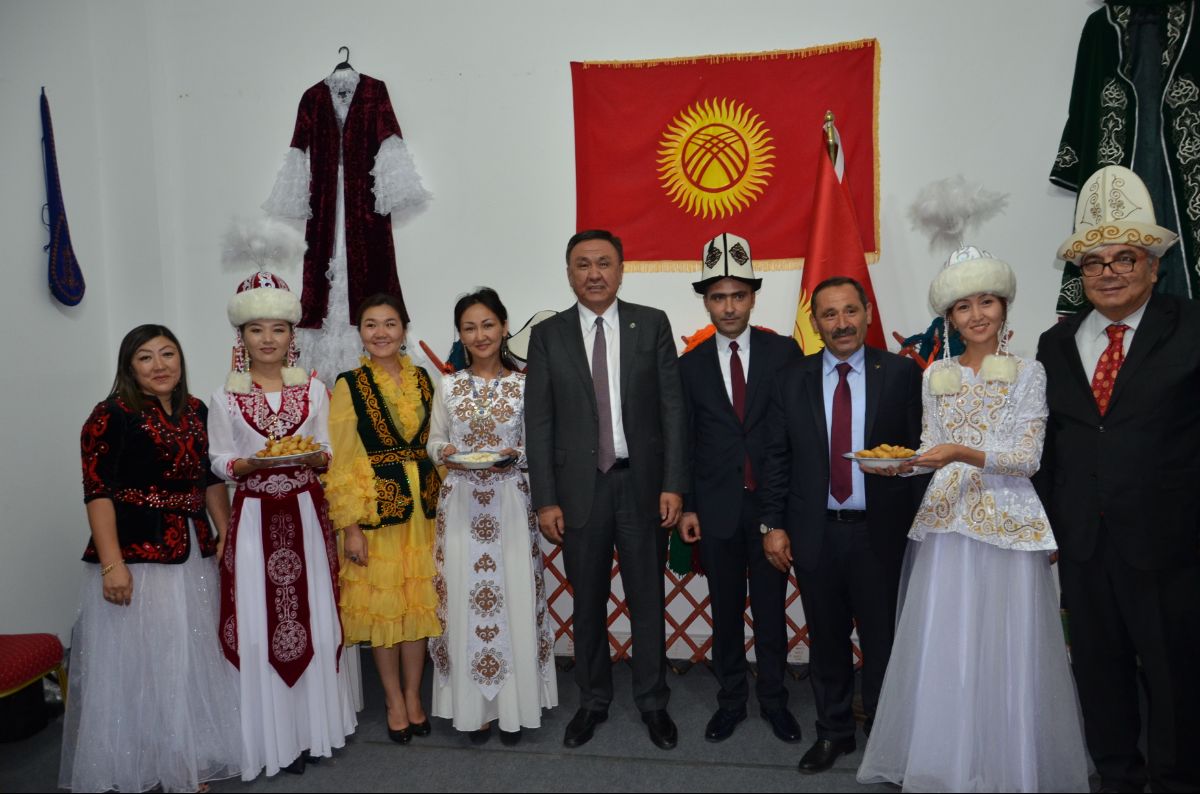 4 сентября 2019 года Посольство Кыргызской Республики в Турции совместно с муниципалитетом района Этимесгут г.Анкара провело «Вечер Кыргызстана» в рамках традиционного ежегодно проводимого «Анатолийского фестиваля культуры и искусства». 