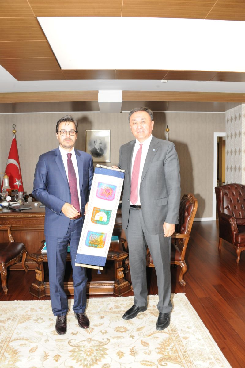 On September 3, 2019, there was held the meeting of Ambassador, Extraordinary and Plenipotentiary of the Kyrgyz Republic to the Republic of Turkey Kubanychbek Omuraliev with General Manager of Turkey Radio and Television Corporation Ibragim Eren.
