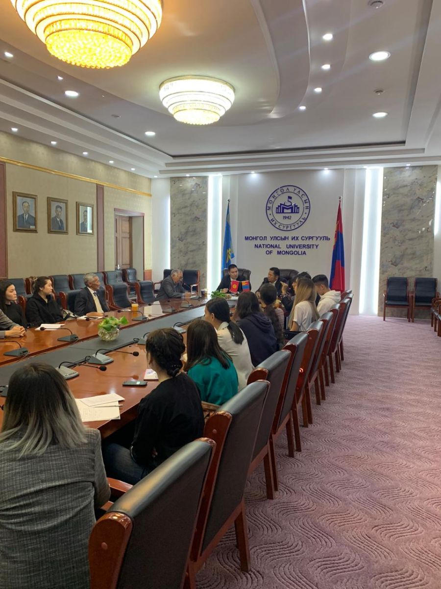 On October 15, 2019, the Minister-Counsellor of the Embassy of the Kyrgyz Republic (concurrently) in Mongolia Rakhman Adanov took part in a round table on the theme “Kyrgyzstan and Mongolia close in spirit countries” held at the Mongolian State University (MongSU).