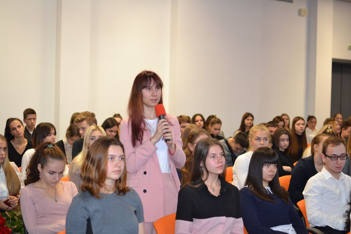 On October 23, 2019, at the Kyiv National University of Culture and Arts, Ambassador Extraordinary and Plenipotentiary of the Kyrgyz Republic to Ukraine Zh. Sharipov gave a lecture for students of the faculty of international relations on the topic: “The History of the Formation of Kyrgyz Statehood and its Diplomacy”, dedicated to the 75th anniversary of establishment of Ministry of Foreign Affairs of the Kyrgyz Republic.