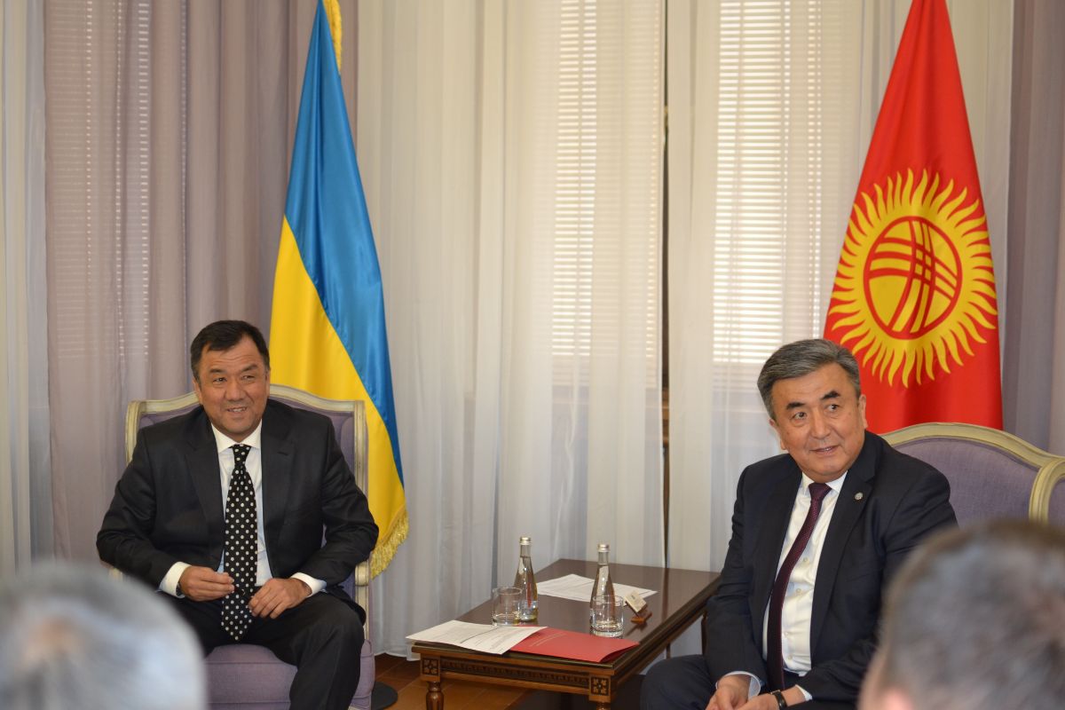 On November 21, 2019, the Ambassador Extraordinary and Plenipotentiary of the Kyrgyz Republic to Ukraine Sharipov Zhusupbek Sharipovich met with the Kyrgyz contingent at the OSCE Special Monitoring Mission in Ukraine at the Embassy of the Kyrgyz Republic in Ukraine.