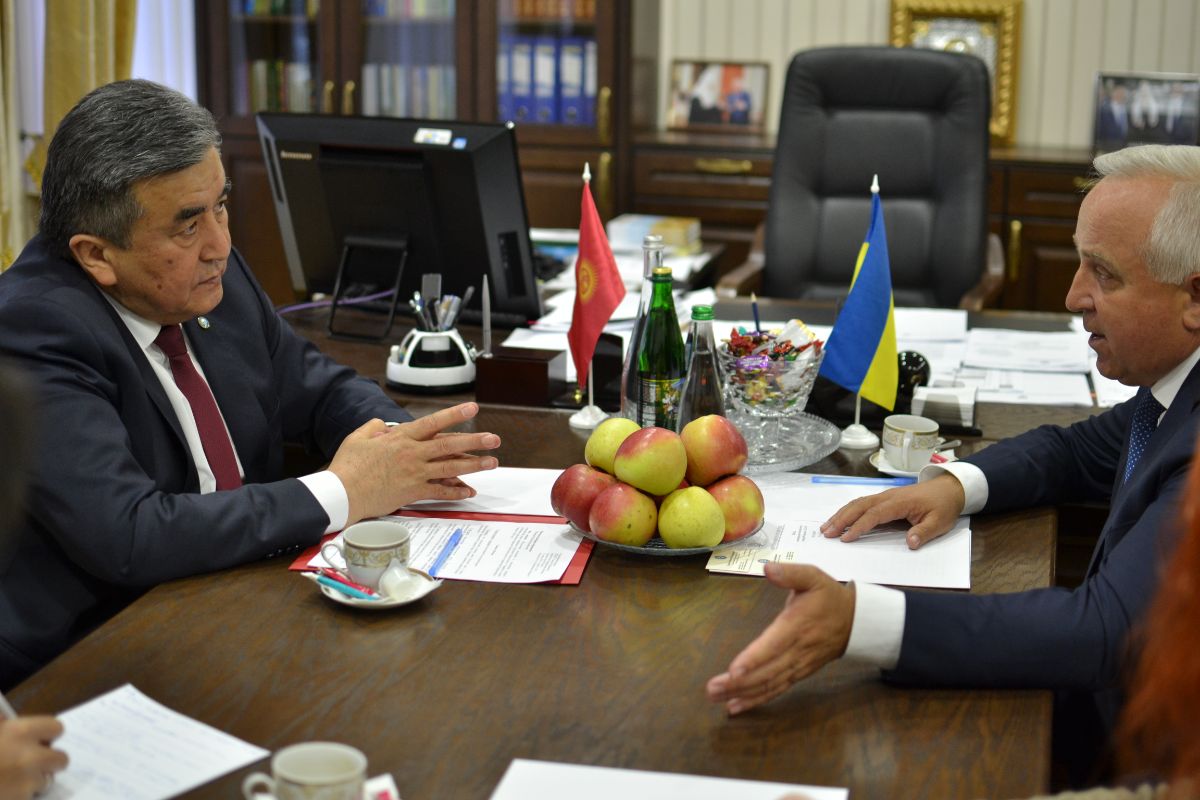 On November 27, 2019, at the initiative of the Embassy of the Kyrgyz Republic, a meeting was held between the Extraordinary and Plenipotentiary Ambassador of the Kyrgyz Republic in Ukraine Zh. Sharipov and the President of the National Academy of Agrarian Sciences of Ukraine Y. Gadzalo.