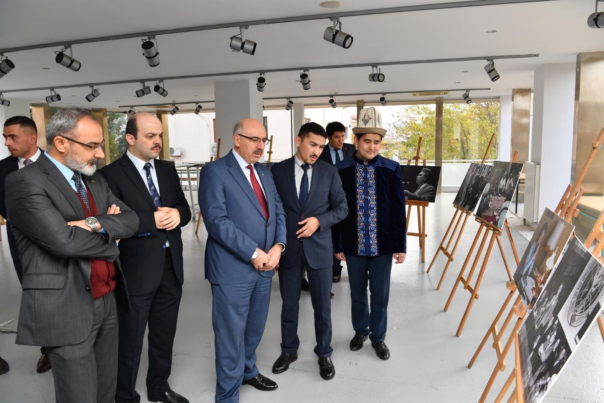 13 декабря 2019 года Генеральное консульство приняло участие в мероприятии Дня Кыргызской культуры и писателя Чынгыза Айтматова, прошедшего в Стамбульском Университете г. Стамбул.