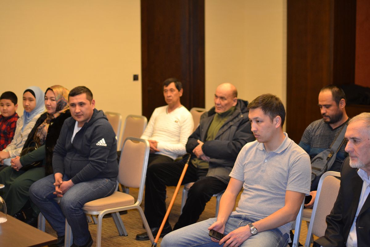 On March 11, 2020, Ambassador Extraordinary and Plenipotentiary of the Kyrgyz Republic in Ukraine Zhusupbek Sharipov met with citizens of the Kyrgyz Republic who reside permanently and temporarily on the territory of Kharkiv region, Ukraine.