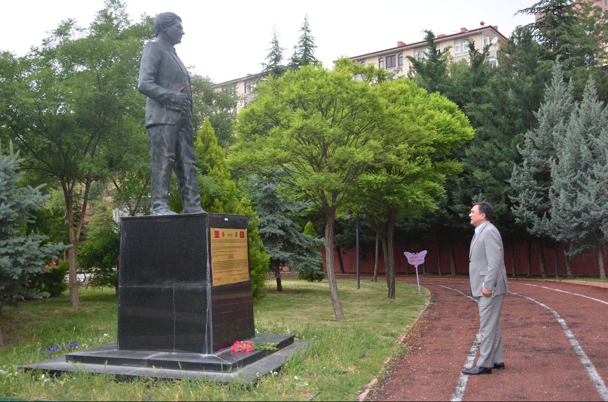 Büyük yazar, devlet insanı ve büyükelçi Cengiz AYTMATOV vefatının 12.yıldönümünde anıldı