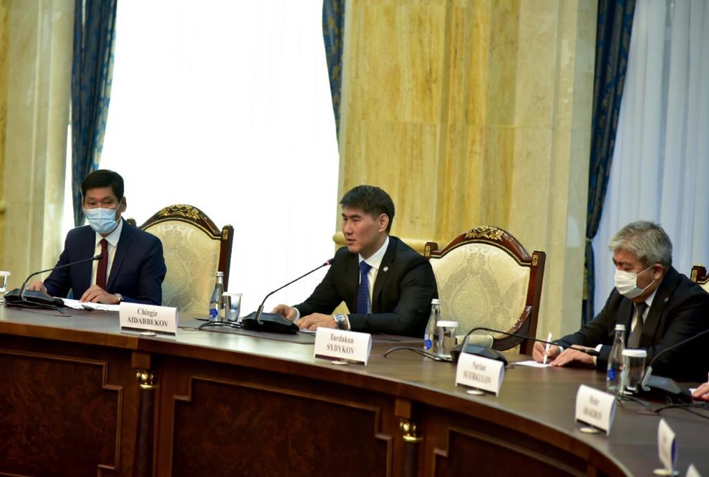 13 сентября 2020 года в г.Бишкек в рамках официального визита состоялась встреча Министра иностранных дел Кыргызской Республики Ч.Айдарбекова с Членом Государственного совета, Министром иностранных дел Китайской Народной Республики Ван И.