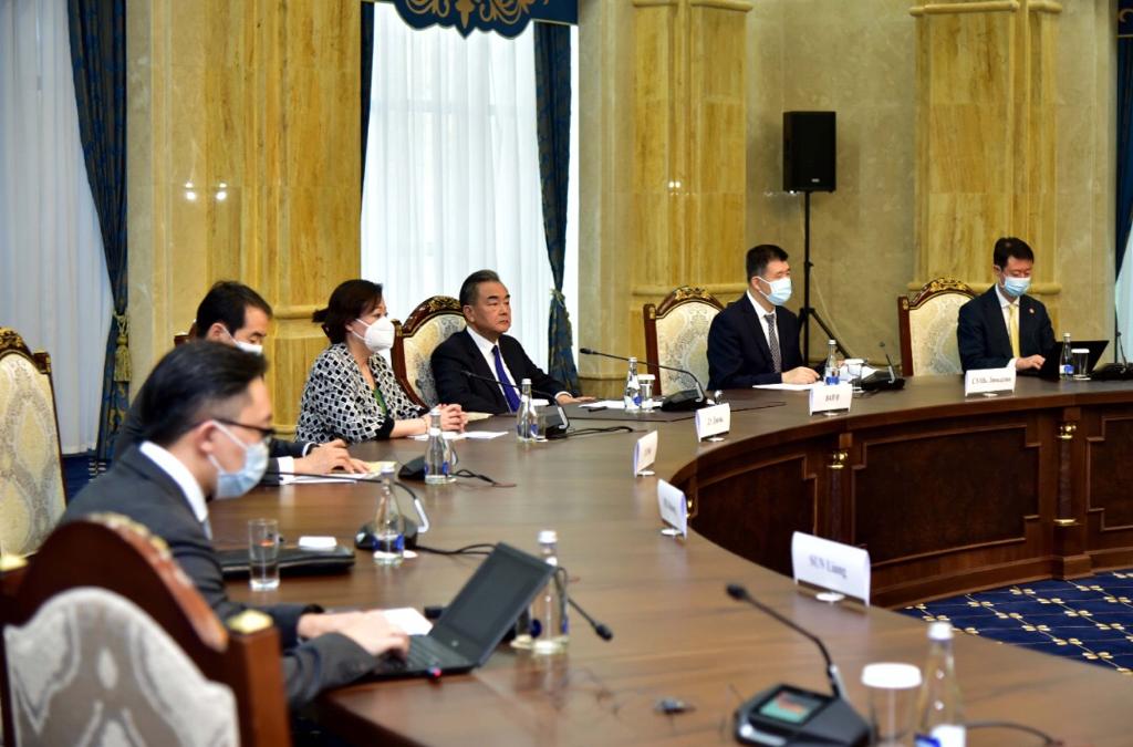 13 сентября 2020 года в г.Бишкек в рамках официального визита состоялась встреча Министра иностранных дел Кыргызской Республики Ч.Айдарбекова с Членом Государственного совета, Министром иностранных дел Китайской Народной Республики Ван И.