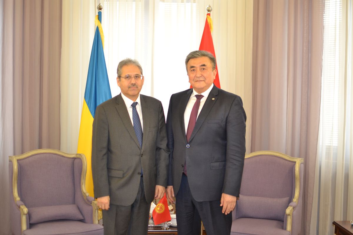 On 30th of September, 2020, Ambassador Extraordinary and Plenipotentiary of the Kyrgyz Republic in Ukraine Zh.Sharipov met with the newly appointed Ambassador Extraordinary and Plenipotentiary of the Republic of Uzbekistan in Ukraine A.Kurmanov.