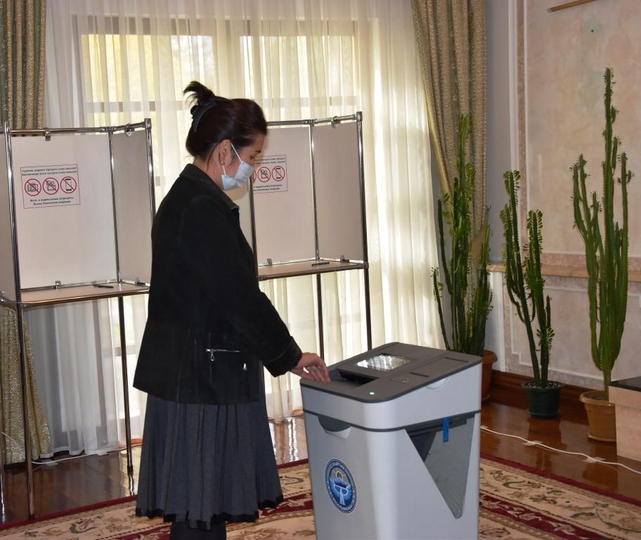 Голосование на выборах депутатов Жогорку Кенеша Кыргызской Республики