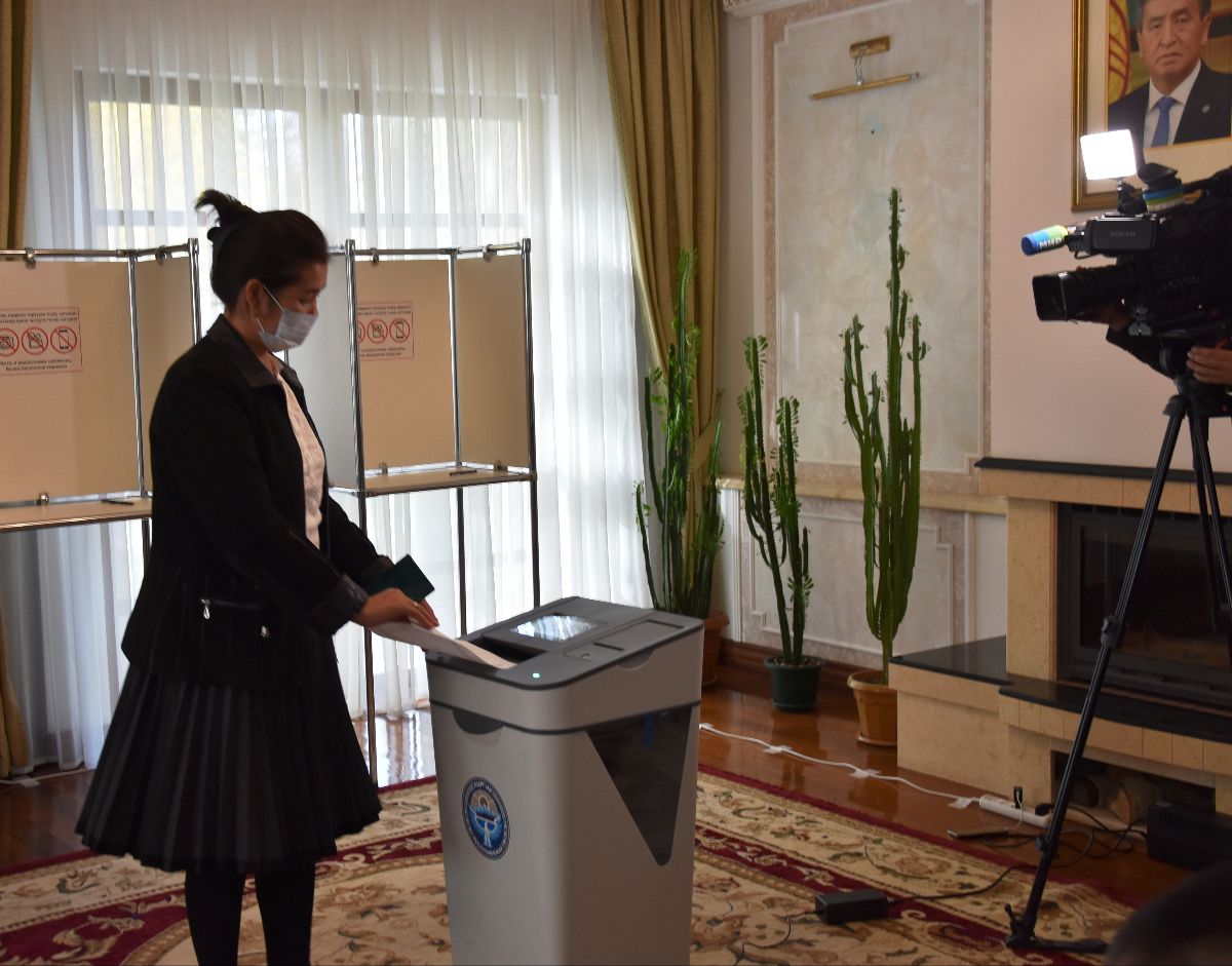 Голосование на выборах депутатов Жогорку Кенеша Кыргызской Республики