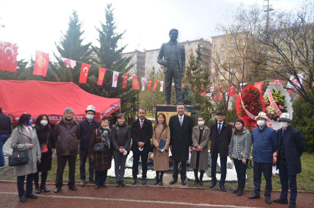 Ankara'da ünlü yazar Cengiz Aytmatov anıldı