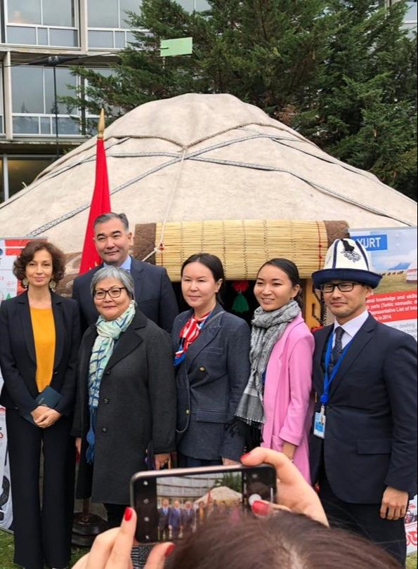 В штаб-квартире ЮНЕСКО была установлена и презентована кыргызская юрта