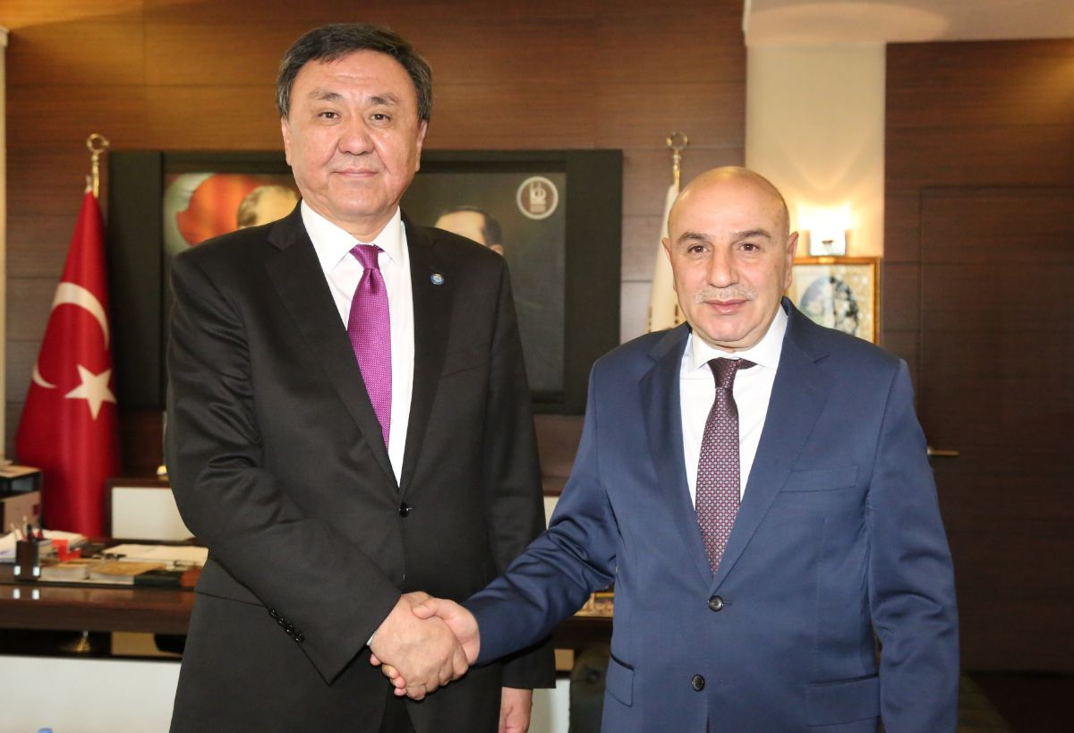 On May 24, 2019, there was held the meeting of the Ambassador Extraordinary and Plenipotentiary of the Kyrgyz Republic to the Republic of Turkey Kubanychbek Omuraliev with Head of the Keçiören Municipality of Ankara Turgut Altynok