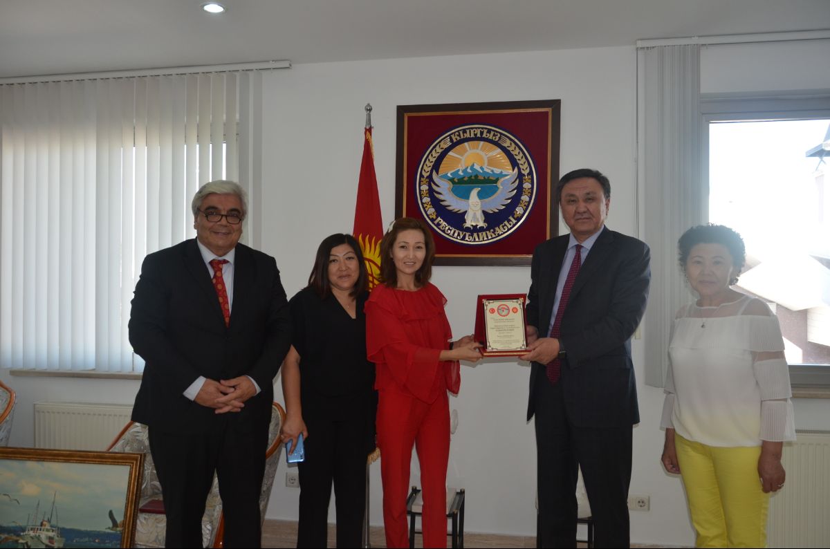 On June 28, 2019, there was the meeting of the Extraordinary and Plenipotentiary Ambassador of the Kyrgyz Republic to the Republic of Turkey Kubanychbek Omuraliev with representatives of the social organization «Kyrgyz Aymdary» in Antalya and Izmir headed by P.Asaanalieva
