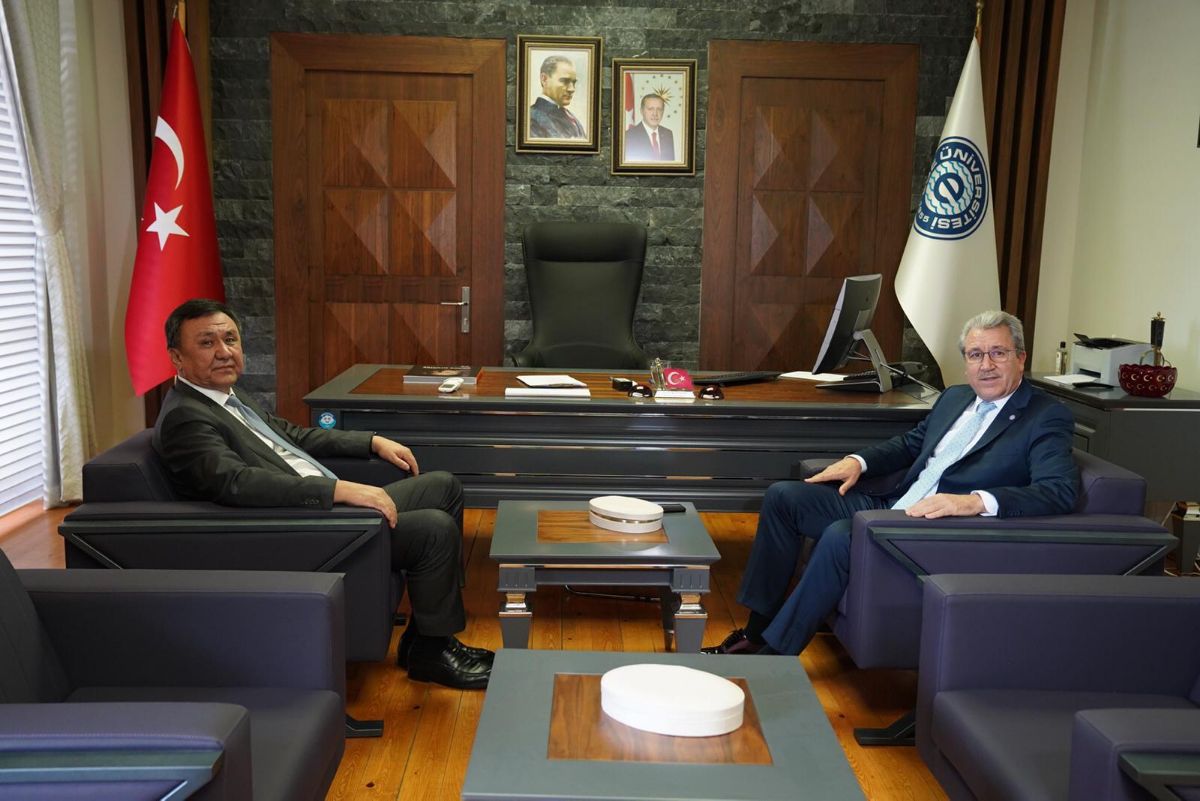 2020-01-31 With the rector of the Aegean university N. Budak