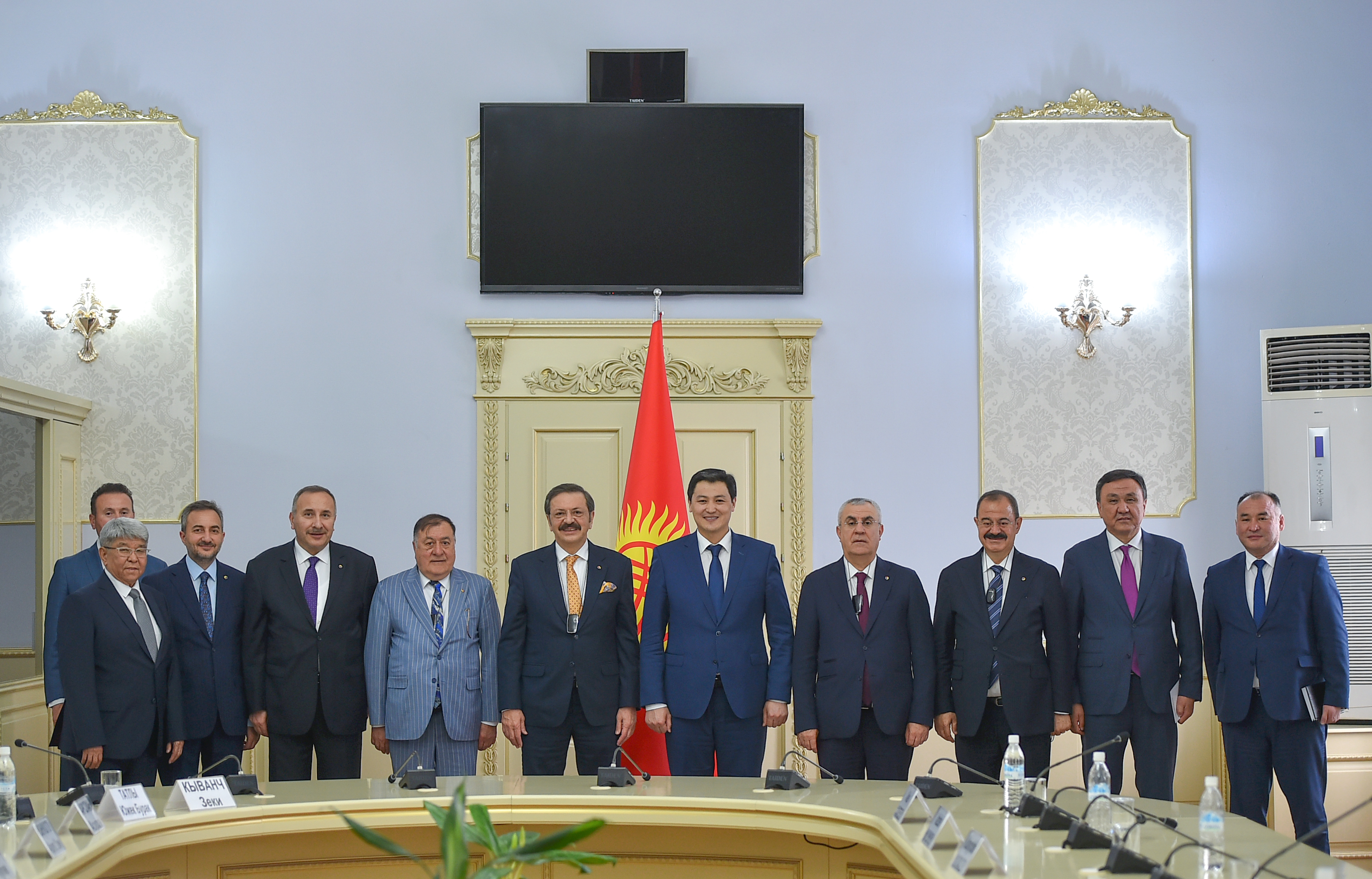 15.05.2021 With the Chairman of the Cabinet of Ministers of the Kyrgyz Republic Ulukbek Maripov and a delegation from Turkey 