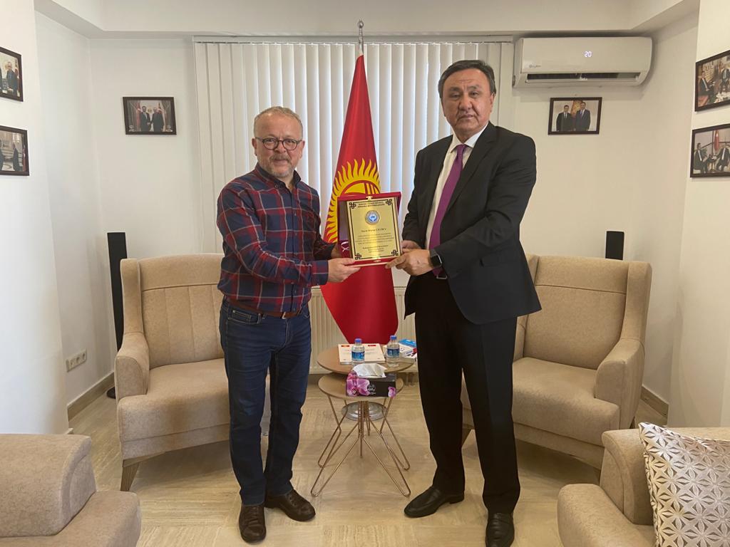 27.05.2021 Ambassador of the Kyrgyz Republic to the Republic of Turkey Kubanychbek Omuraliev with the writer, journalist Harun Chelik