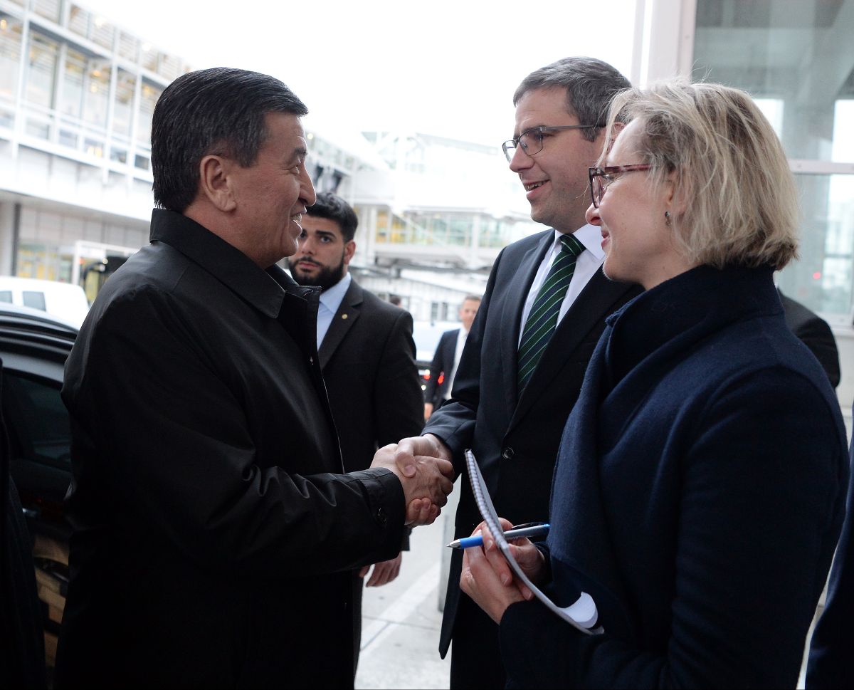 Глава государства также проведет встречу с кыргызстанцами, которые работают и учатся в Германии.