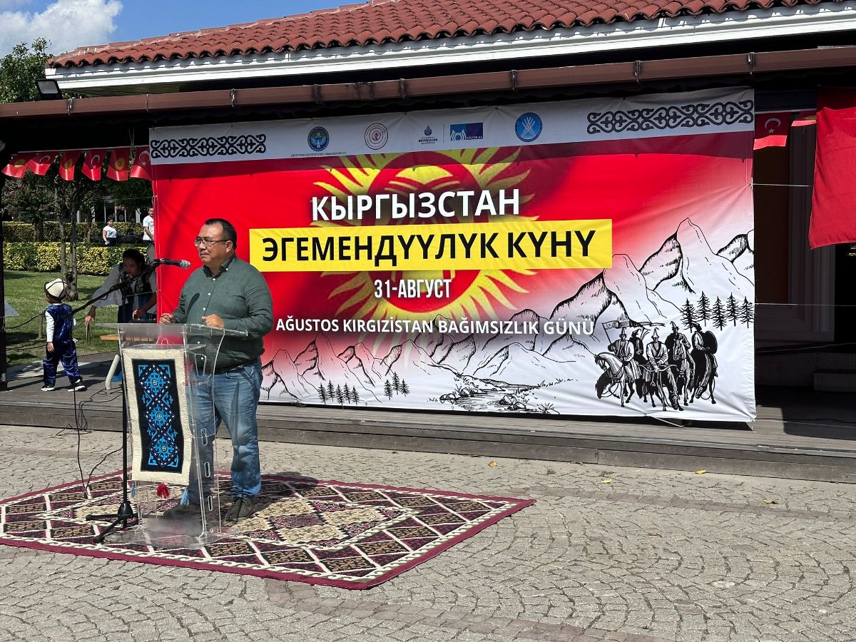 3 сентября 2023 года Генеральным консульством Кыргызской Республики совместно с диаспорой и объединением кыргызских студентов в Турции проведено торжественное мероприятие, посвященное к 32-летию Дня Независимости Кыргызской Республики