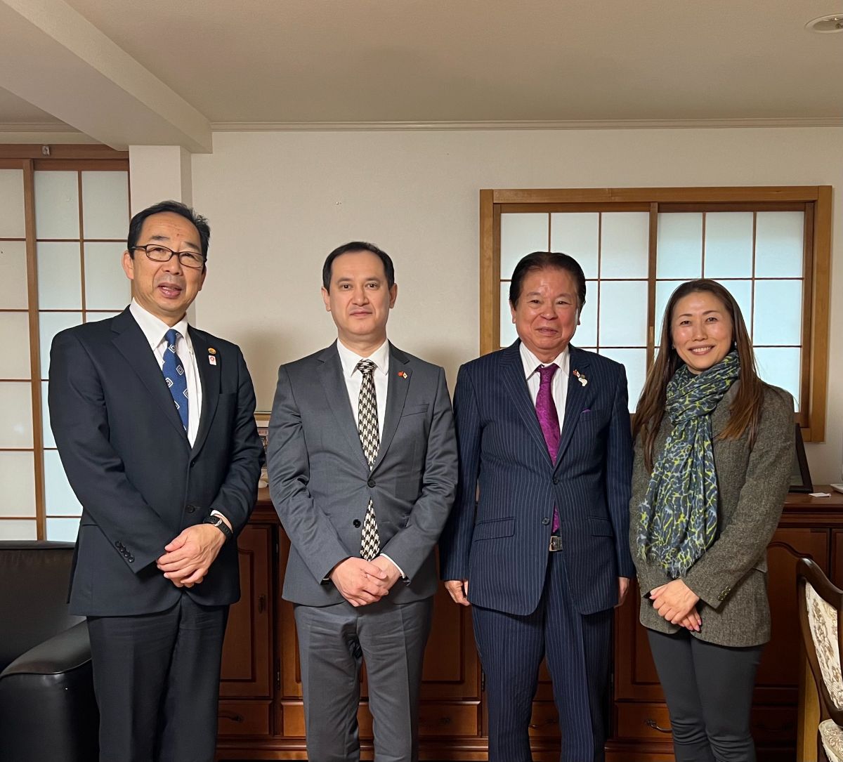 On March 6, 2024, a meeting was held between the Ambassador Erkinbek Osoev and the President of Wakayama University Mr. Motoyama Mitsugi. 
