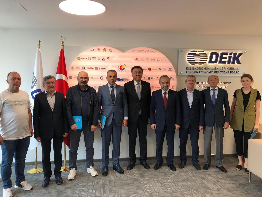 There was the meeting of Ambassador Extraordinary and Plenipotentiary of the Kyrgyz Republic to the Republic Turkey Kubanychbek Omuraliev with members of the Kyrgyz-Turkish Business Council under the Turkish Foreign Economic Relations Board (DEİK) Chairman Ahmet Kaya
