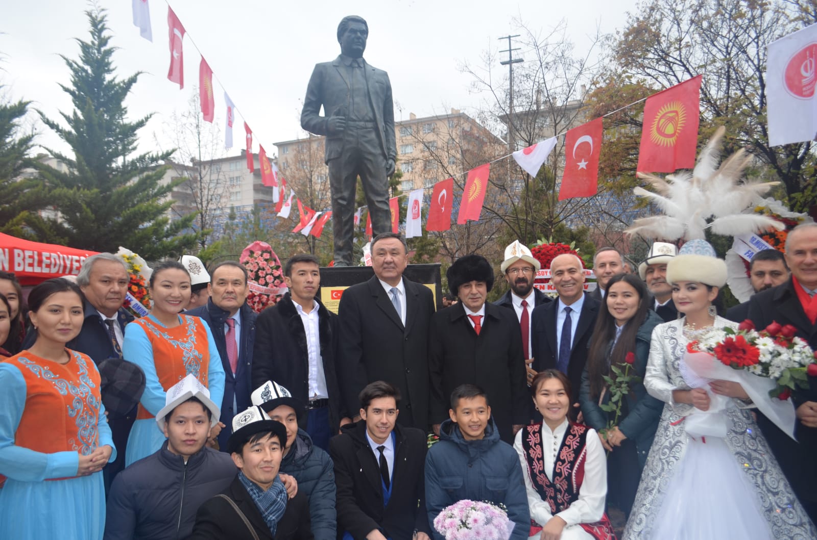 2019-12-12 Церемония открытия памятника Ч. Айтматову в Анкаре