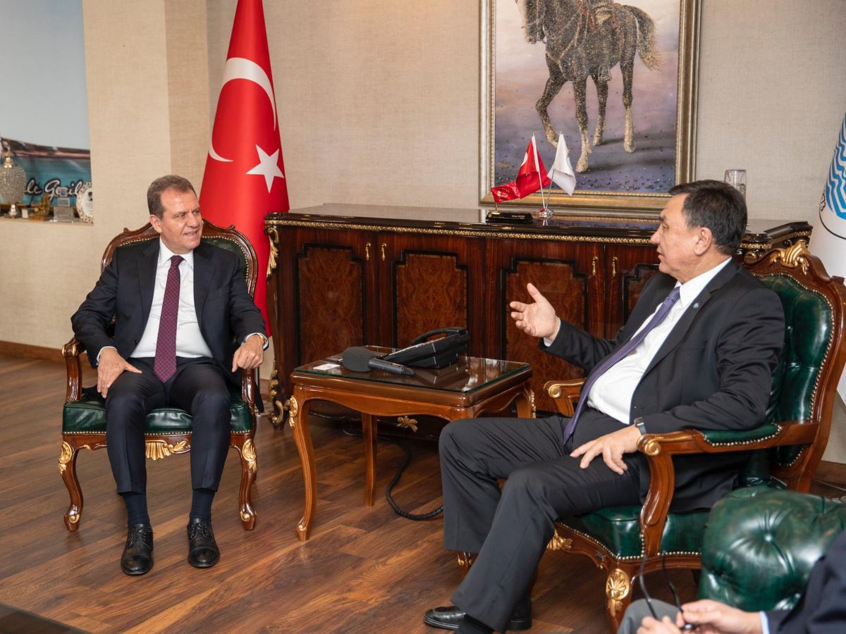 2020-02-28 With the mayor of Mersin  V. Seçer
